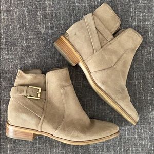 MICHAEL KORS booties size 8